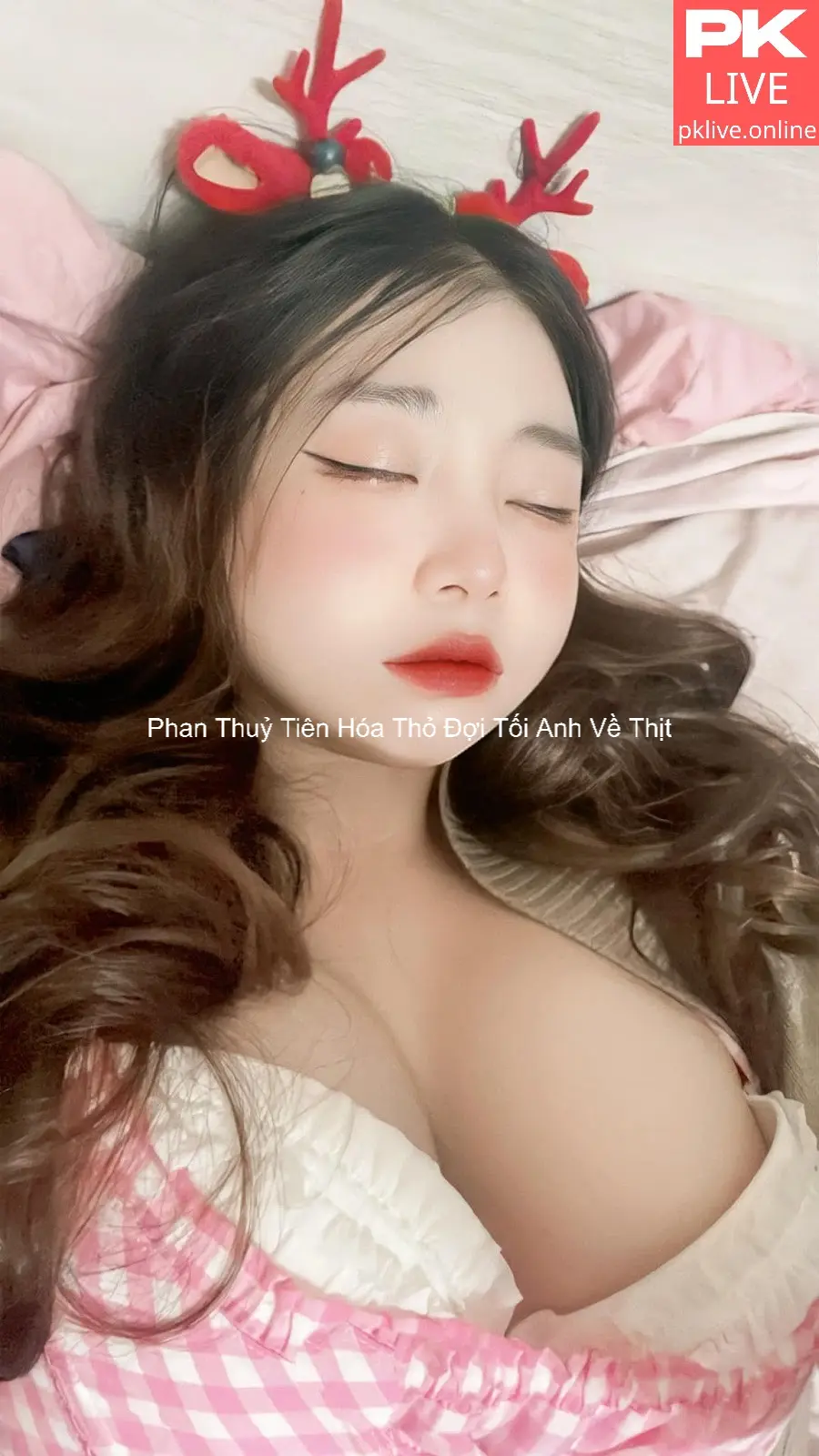 Phan Thuỷ Tiên Hóa Thỏ Đợi Tối Anh Về Thịt 2